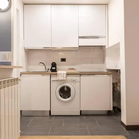 Frisi Fast Wifi Aircon Flexyrent Apartment Milan